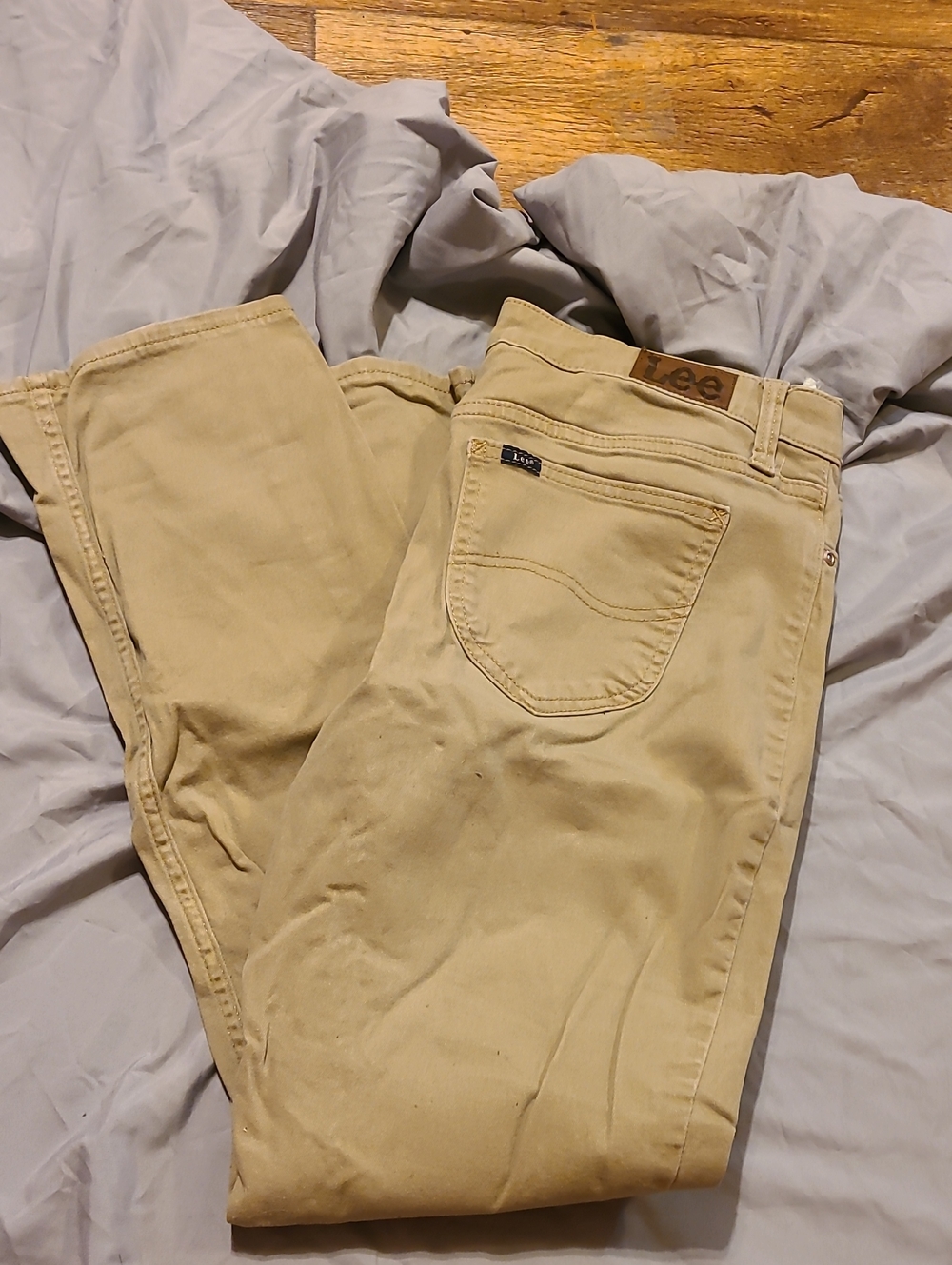 Lee Women's Straight Leg Jeans in Khaki Tan